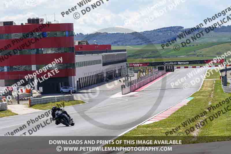 cadwell no limits trackday;cadwell park;cadwell park photographs;cadwell trackday photographs;enduro digital images;event digital images;eventdigitalimages;navarra;no limits trackdays;peter wileman photography;racing digital images;trackday digital images;trackday photos